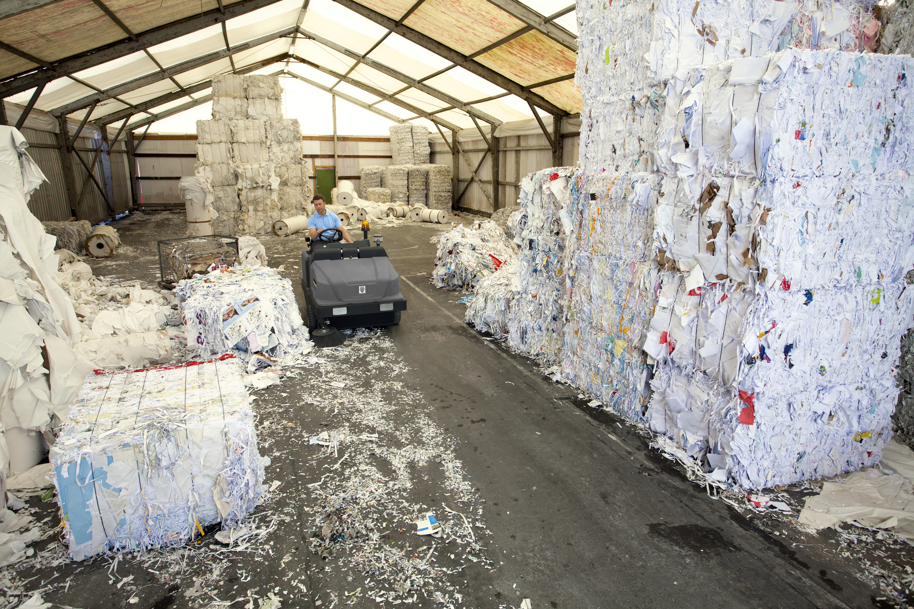 Kärcher Varredeira com Aspiração KM 130/300 R GLP